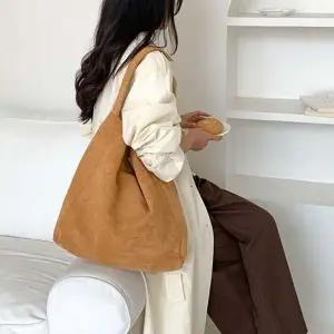 여자 깔끔 라인 스웨이드 소재 데일리 외출 패션 가방 숄더백