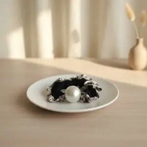 [신세계라이브쇼핑][옷자락] 여성 투톤 벨벳 왕진주 곱창 머리끈