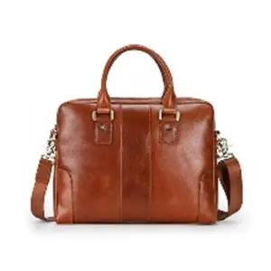 오피스룩 사무용 정장 남자가방 가죽 데이트 코디