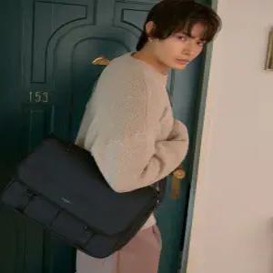 질스튜어트 액세서리 남성 [코듀라] 블랙 US 코듀라 플랩형 크로스 JUBA5E451BK