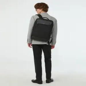 헤지스 액세서리 남성 24FW [스테디셀러]블랙 가죽 배색 원단 백팩 WUBA4F801BK