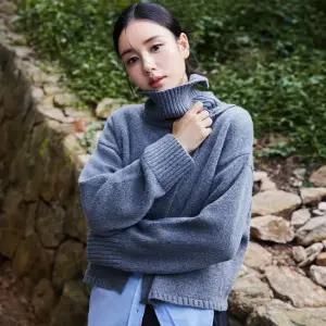 [최초가 79 900]25FW 울터틀 케이프 슬릿 풀오버