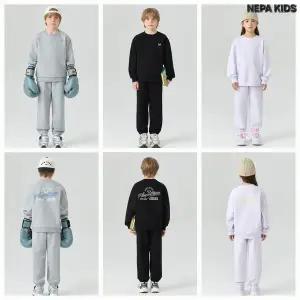 [네파키즈](의정부점)26SS 베이직한 디자인의 에센셜 맨투맨 세트(맨투맨+조거팬츠) KMC5902