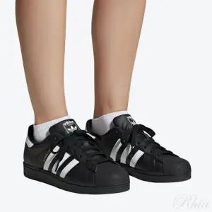 [아디다스] 슈퍼스타 2 코어 블랙 클라우드 화이트 JI0079 153899974