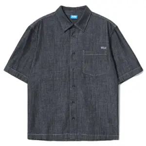 [롯데백화점]유씨엘에이 공용 세미오버핏 경량 데님 반팔 셔츠 (UB5SS84_39)