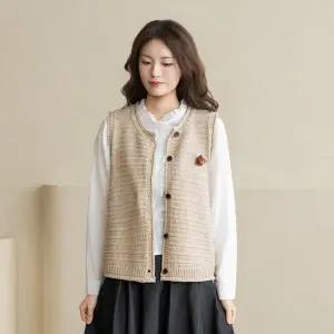 엄마옷 마담4060 조끼 여성 데일리 [내추럴포엠]브로치니트 -YVE2603015-
