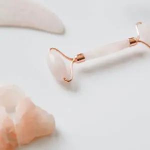 천연석 로즈쿼츠 얼굴 마사지 롤러 괄사 도구 피부 관리 림프 순환 얼굴 라인