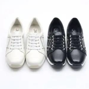 여성 일상복 세련된 조합 캐주얼 운동화