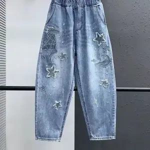 빅사이즈 청바지 엄마 별 빅사이즈 여성 데님 자수 빅사이즈 배기 중년 봄 가을 팬츠