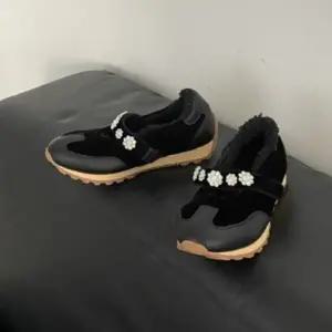 [옷자락]여성 큐빅 스트랩 기모 메리제인 플랫화 shoes