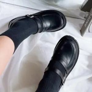 [옷자락]여성 기본 통굽 플랫폼 메리제인 스트랩 신발