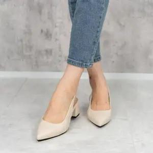 [옷자락]여성尖코 블록힐 슬링백 일상용 미들힐 슈즈