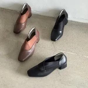 [옷자락]여성 스퀘어토 밴딩 인조가죽 블록힐 플랫슈즈