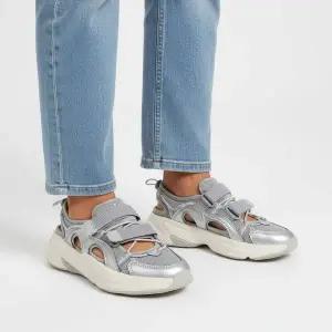 [아디다스] 샌들 그레이 실버 메탈릭 JS4580 154324717