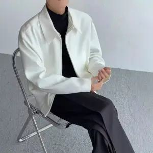 호크아이 남친 화이트 집업 데일리룩 간절기 가디건 크린핏 숏 행정자켓 야구복 가을패딩 아우터 KUK3