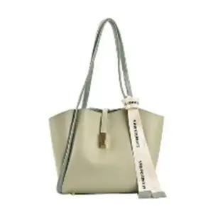 데이트 가방코디 여성 크로스가방 미니가방 나들이