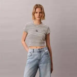 캘빈클라인 진 47F833G여성 스트라이프 모노로고 베이비립 티 386190