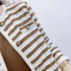 팔콘 투피스 여사친 여성용 원피스 작은코트 니트톱+나시 스트라이프 정장세트 KKE3