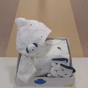 [블루독베이비](신세계 사우스시티)**BL)BI카라바디수트,모자,양말 선물세트(44170-040-09)