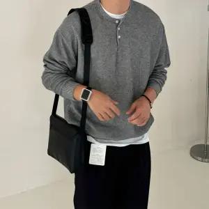 커먼 단추 오버핏 루즈 데일리 남여공용 커플 레이어드 빅사이즈 헨리넥 니트