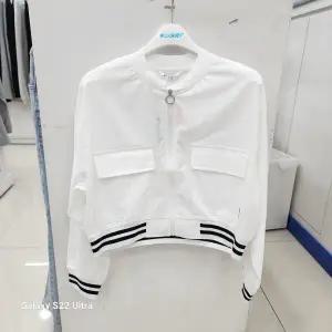 [에꼴리에]에꼴리에 포켓크롭점퍼 24B0182_SC