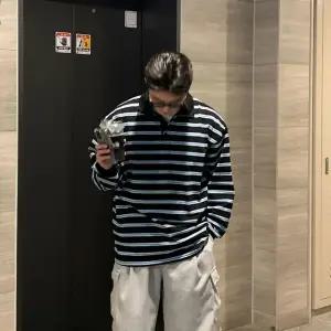 솔렌 오버핏 단가라 카라 긴팔티