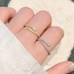 [골드스마일]925 여성 데일리 포인트 스네이크 큐빅 링