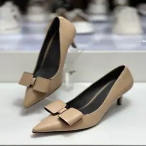 세이브존02 소가죽 리본 포인트 스틸레토 7CM 펌프스 힐 M-FW29SM71