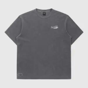 반팔티 TQT UQ121CRS11-DCH 웨이파인더 가먼트다잉 레터링 반팔 티셔츠 DARK CHARCOA