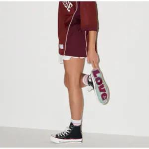 [컨버스](광주신세계)A19061C 발렌타인 척70 하이 캔버스 스니커즈 단화 하츠 블랙