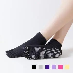 [셀러허브]논슬립 유발가락 SD-221039 요가양말 필라테스 양말 여성양말 에어삭스 스포츠양 (S34454388)