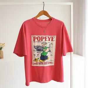 [잇수다] 더샐러 레터링 프린팅 패치 루즈핏 반팔 티셔츠