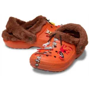 [크록스](대전신세계)사우스 파크 케니 클래식 라인드 클로그 211499-90H