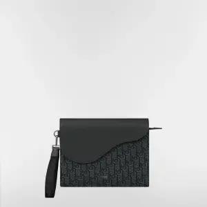 Saddle A5 트라이앵글 파우치 - 실버 톤 메탈릭 Dior Oblique 자카드  블랙 그레인