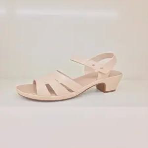 [에스콰이아] 발편한 6CM 여성 쿠션웨지샌들 PFEMSD687