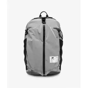 뉴발란스 NBGCGS1203 메탈릭 경량 백팩 (SILVER) NBGCGS1203_91 291673