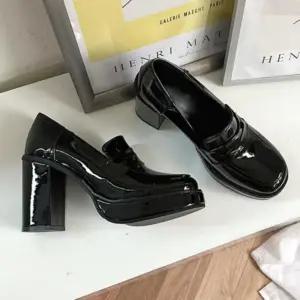 여성 유광 고급 키높이 로퍼 하이힐 슈즈 구두 신발