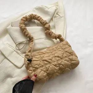 TBZ 패딩폼폼미니숄더 숄더 토드백 미니백 엠보 패딩