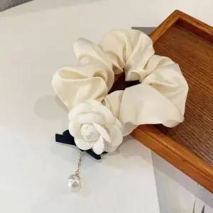 TBZ 플라워 곱창헤어밴드(화이트) 1개