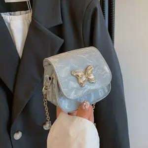 EAMT 미니 여사친 숄더백 체인 미니백 크로스백 메탈 나비 가방 YJ2