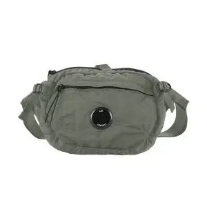 매장정품 CP company 씨피컴퍼니 CP컴퍼니 19CMAC734A 005269G 921 렌즈 와펜 크로스바디 슬링백 1245769