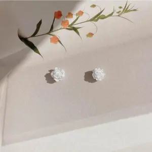 [옷자락]여자 베르사유의 마그네틱 장미 이어커프 피어싱