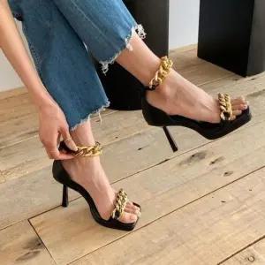 여름구두 하이힐 여름 샌들 포인트체인 여성 슬링백