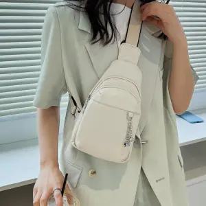 [달라보여]퍼지피 슬링백 힙색 a04362