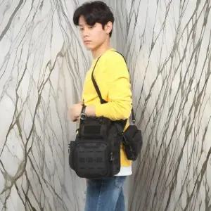 [옷자락]남자 아웃도어 패드수납 블랙 방수 크로스백