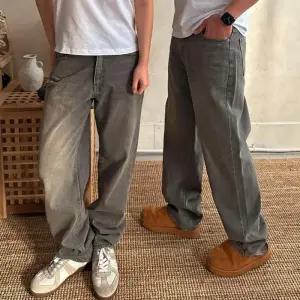 [옷자락]남자 여자 세미와이드 루즈핏 워싱 차콜 데님팬츠