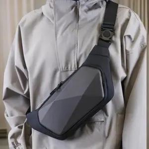 [옷자락]남성 멀티 수납 스크래치방지 크로스백