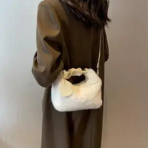 [무슈봉]페이크퍼 크로스겸용 고급 가방