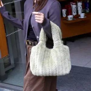 [패션] 퍼 숄더백 미니 여성 페이크 22937 털가방 미콘