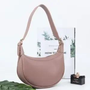 [패션] 데일리 고급 크로스백 가방 반달 핸드백 인디핑크